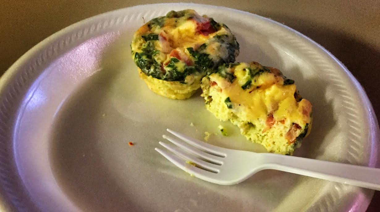 Muffin Pan Eggs with Spinach and Tomato