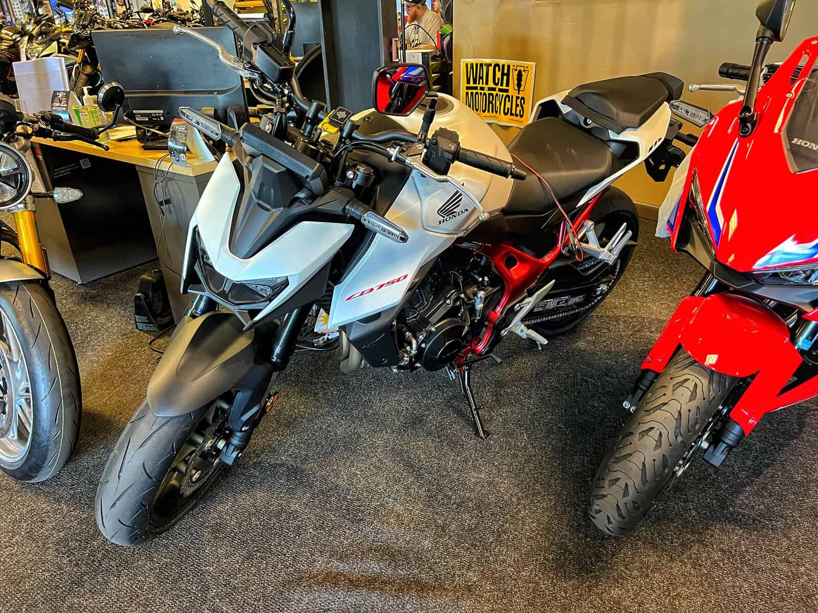 Visiting A Motorcycle Dealership - Martin Moto - Honda CB750