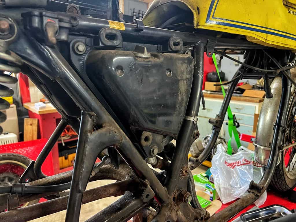 1976 Honda CB750F Oil Tank - 5