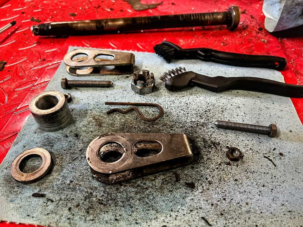 Cleaning CB750F - Rear Axle Hardware
