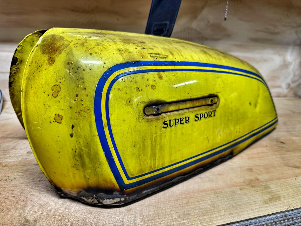1976 Honda CB750F Gas Tank Repair - 2